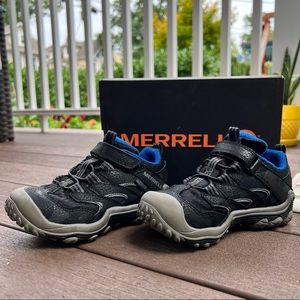 Merrell Boys Black and Blue Hiking Shoes 10.5 Wide